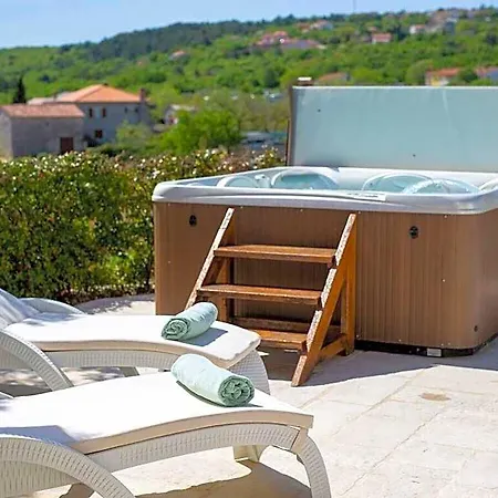 Luca Comfortable 2* Krk Town